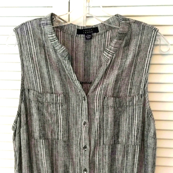 Kelly Renee • romper - Picture 2 of 6